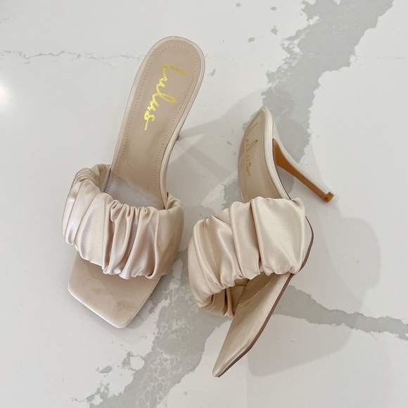 Lulus Shoes - Lulus Heels size 8.5